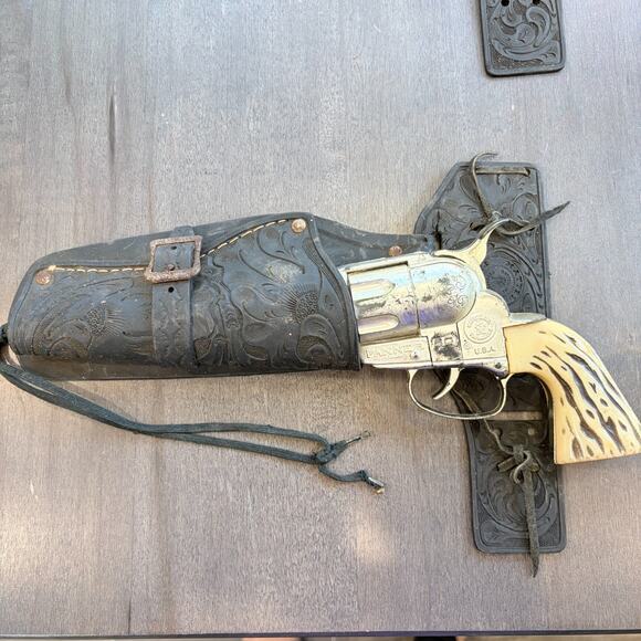 Lot of 2 VTG Cap Gun FANNER 50 GUN Shootin' Shell .45 Leather Holster MATTEL USA - Picture 9 of 16